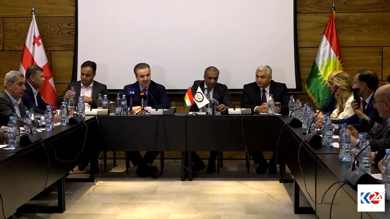 Li Tiflîsê kêşe û daxwazên kurdên diyasporayê di konferansekê de hatin gotûbêjkirin