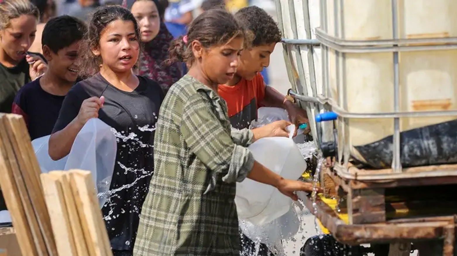 هاووڵاتییانی غەززە دووچاری قەیرانی ئاو بوونەتەوە