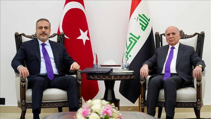 Turkish FM Hakan Fidan (L) meets with his Iraqi counterpart Fuad Hussein in Baghdad, Iraq, Jan. 26, 2025. (Photo: AA)