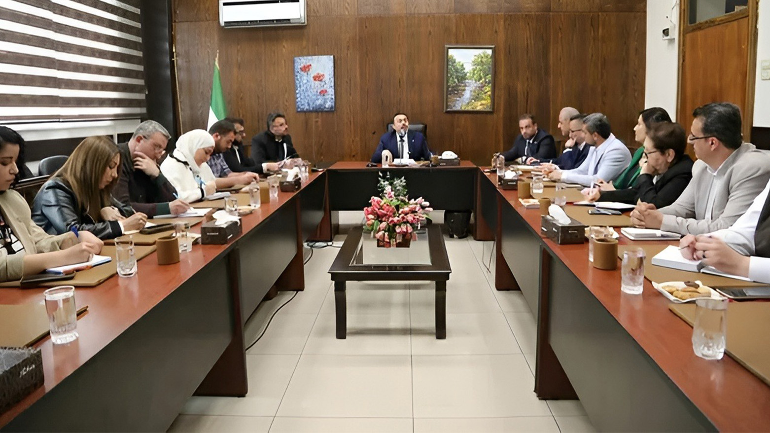 Şanda Rêveberiya Xweser li Şamê bi Wezareta Perwerdeyê re civiya