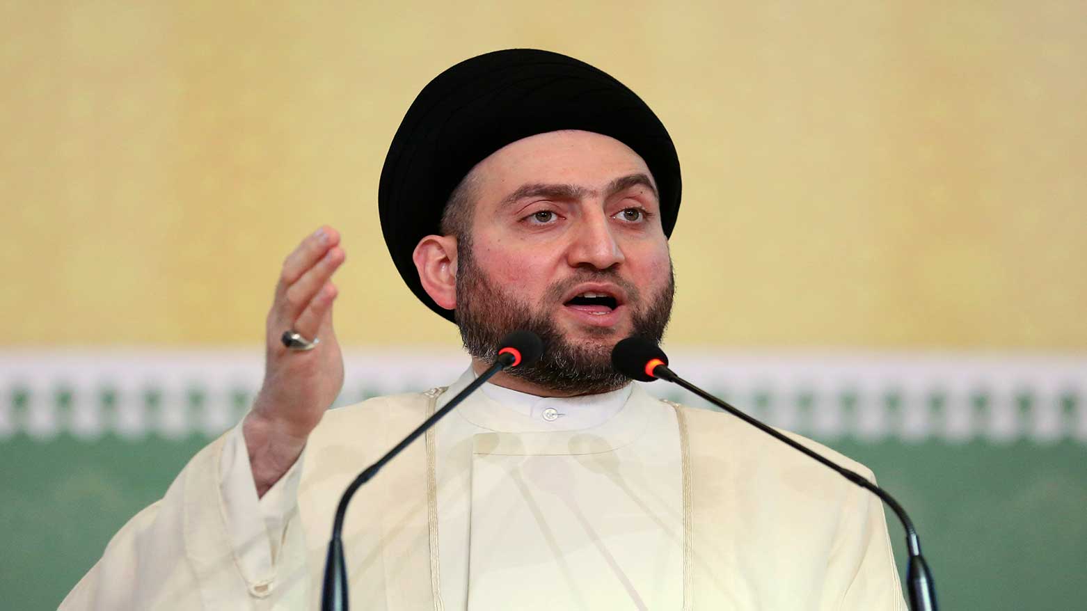 Ammar Al-Hakim, Head of the Hikma National Movement, speaks to supporters at the al-Hakim party headquarters in Baghdad, Iraq, July 29, 2014. (Photo: AP)