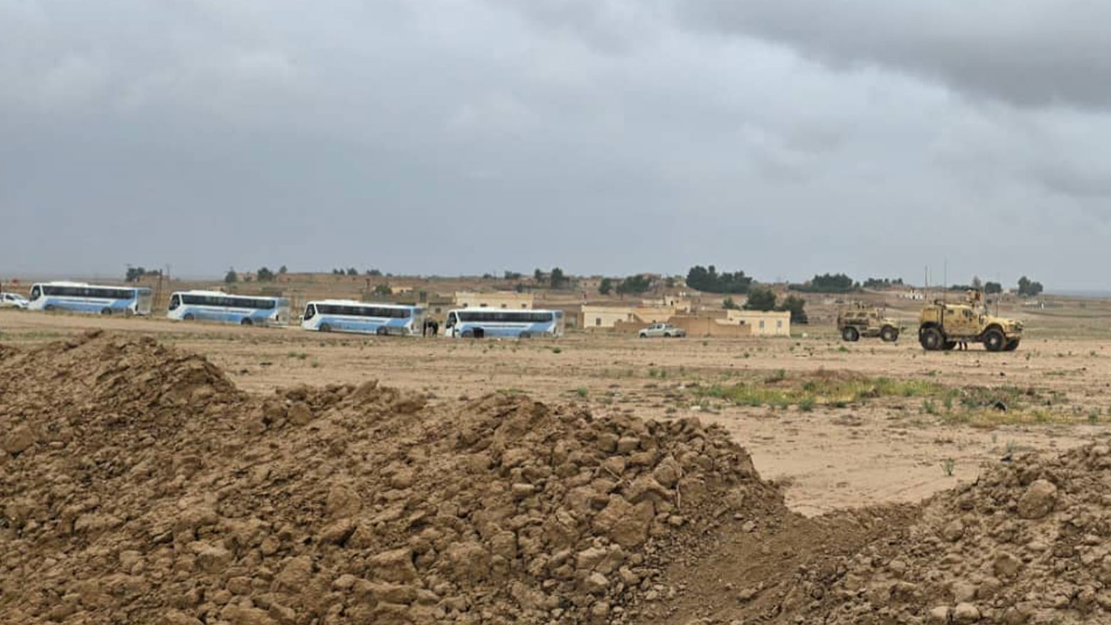 The buses that carry ISIS families, April 15, 2025. (Photo: Submitted to Kurdistan24)