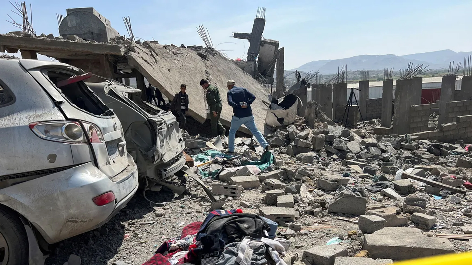 Amerîkayê bi dehan êrîşên asmanî kirin ser parêzgehên Yemenê
