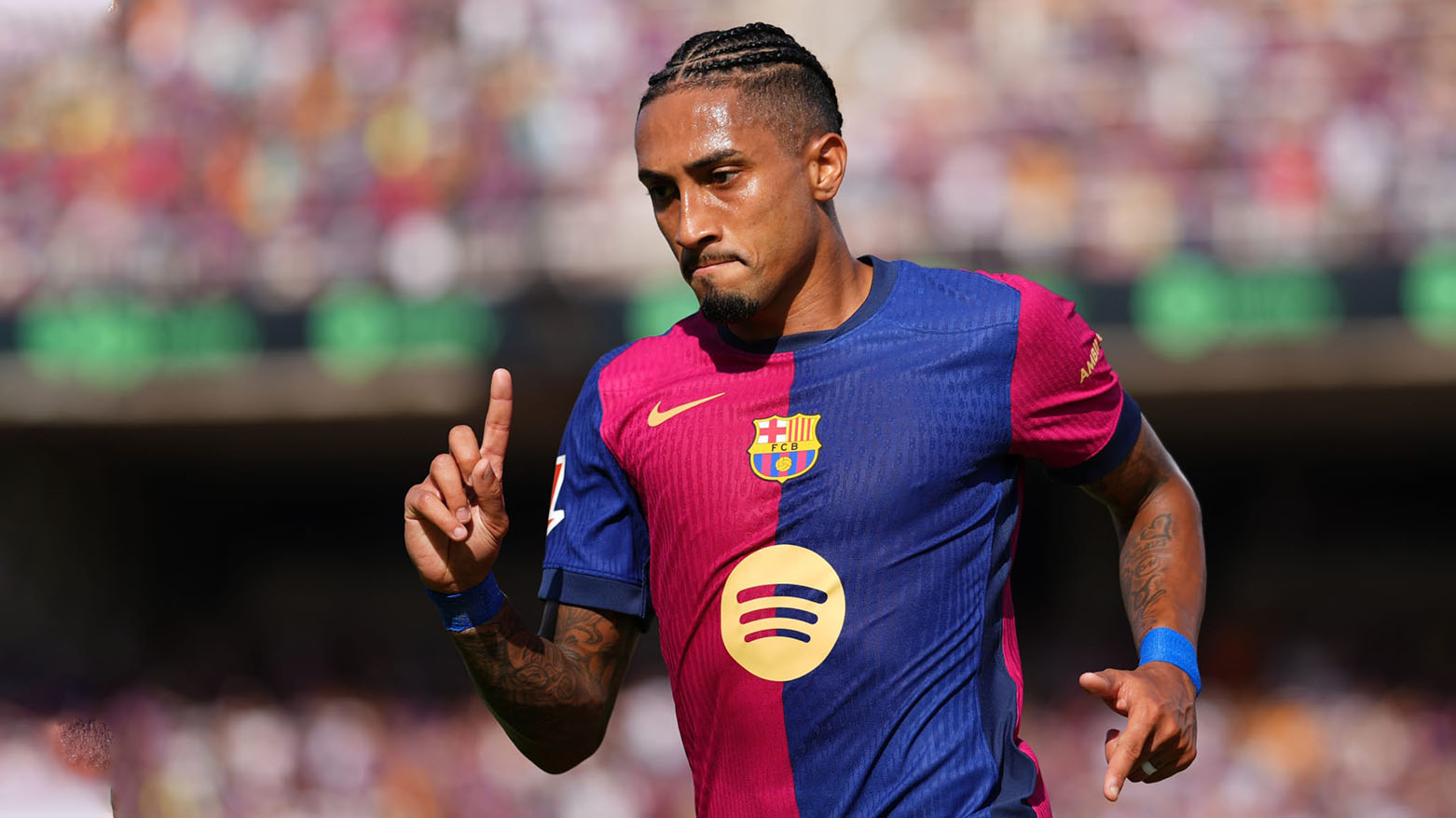 برشلونة يبدأ مفاوضات تجديد عقد رافينيا