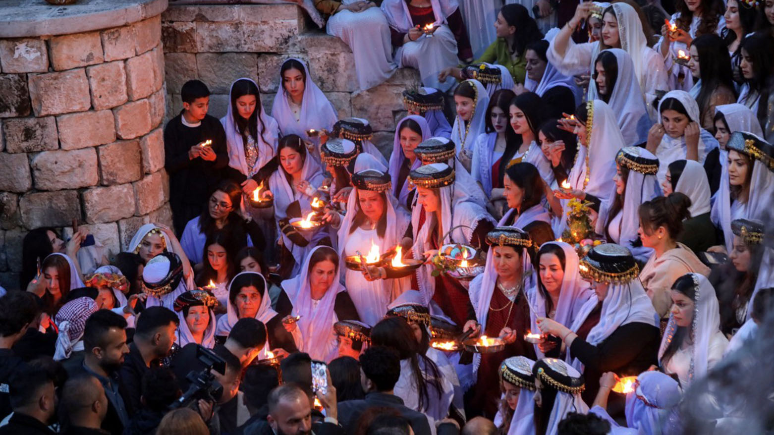 الكورد الايزيديون يحتفلون بعيد "رأس السنة الايزيدية"