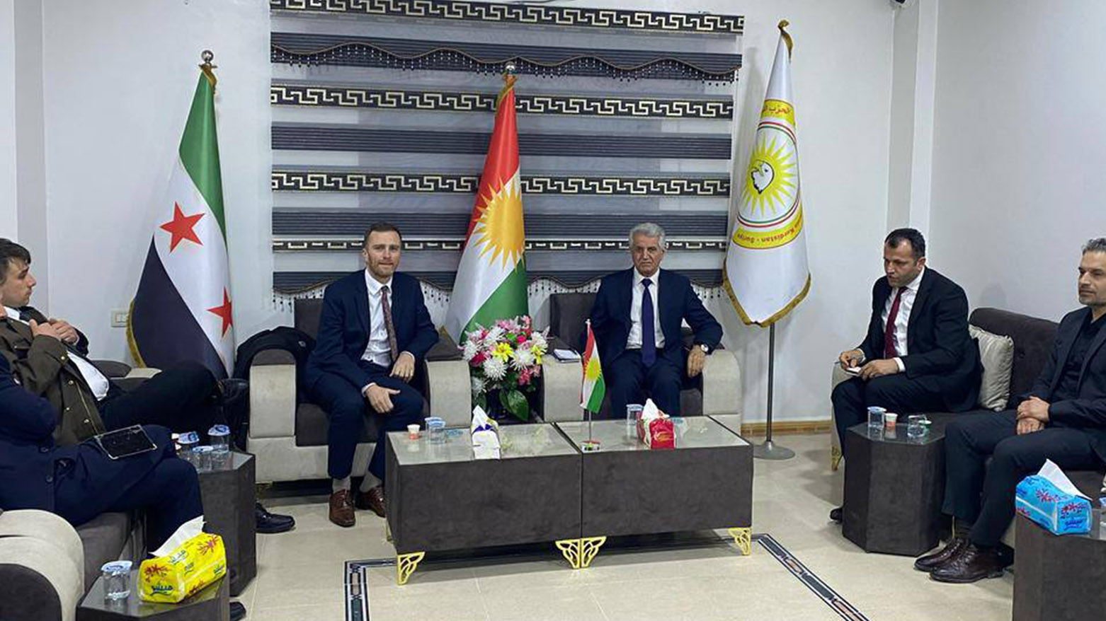 ENKS û şandeke Brîtanî pêşhatên dawî yên li Sûriyeyê gotûbêj dikin