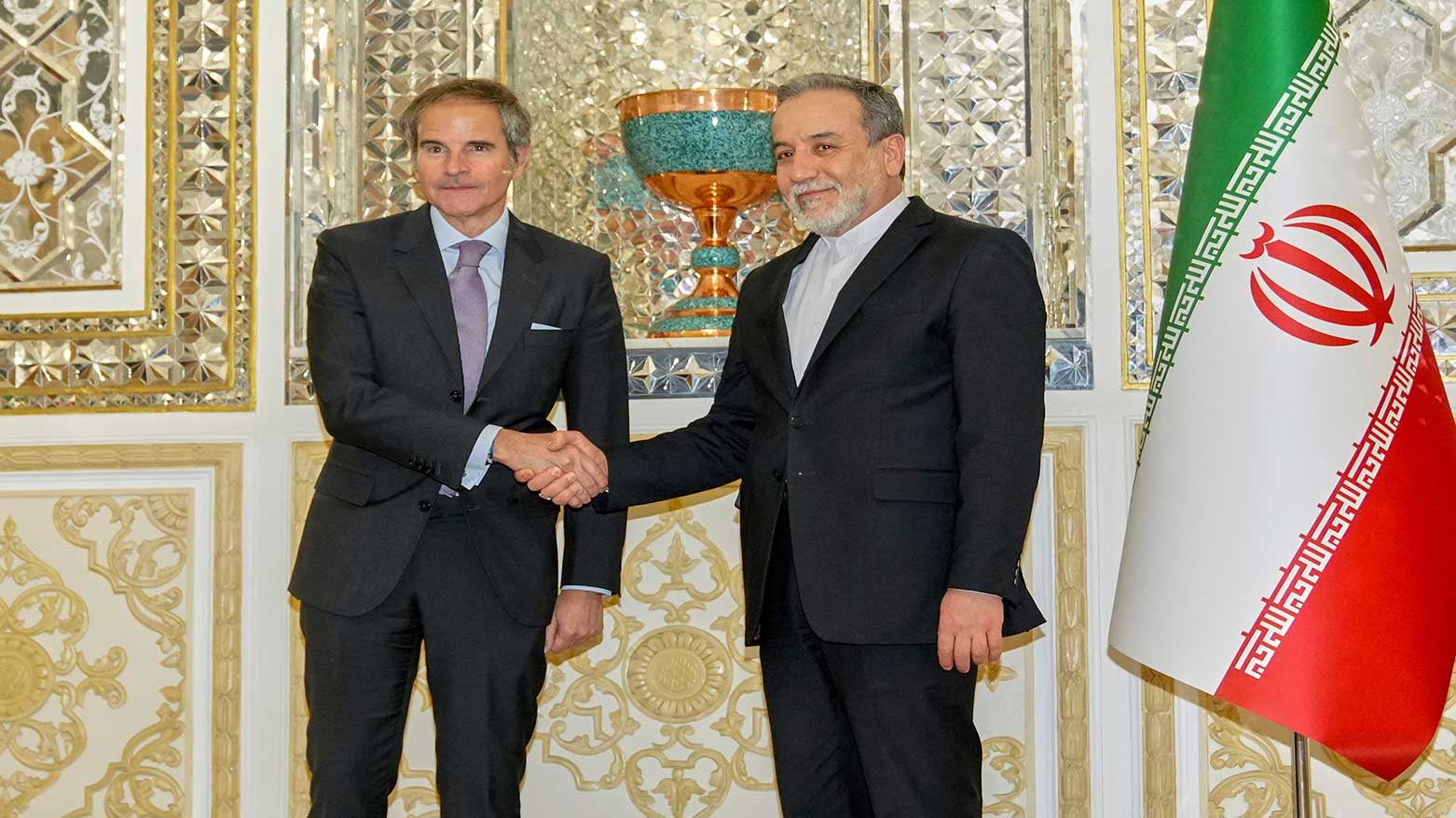Foreign Minister Abbas Araghchi, (R), speaks with IAEA Director General Rafael Mariano Grossi, Tehran, Iran, April 16, 2025. (Photo: AP)