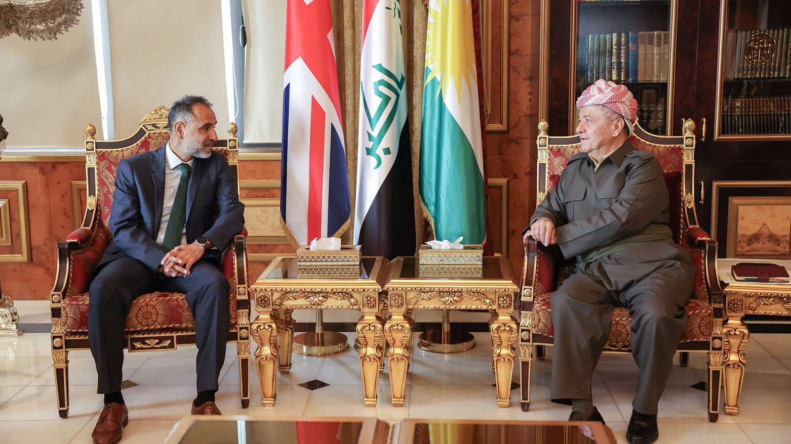Başkan Mesud Barzani ve İngiltere'nin yeni Irak Büyükelçisi İrfan Sadık