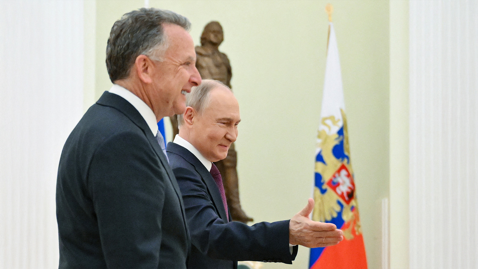 Russia's President Vladimir Putin (R) greets US Special Envoy Steve Witkoff (L). (Photo: AFP)