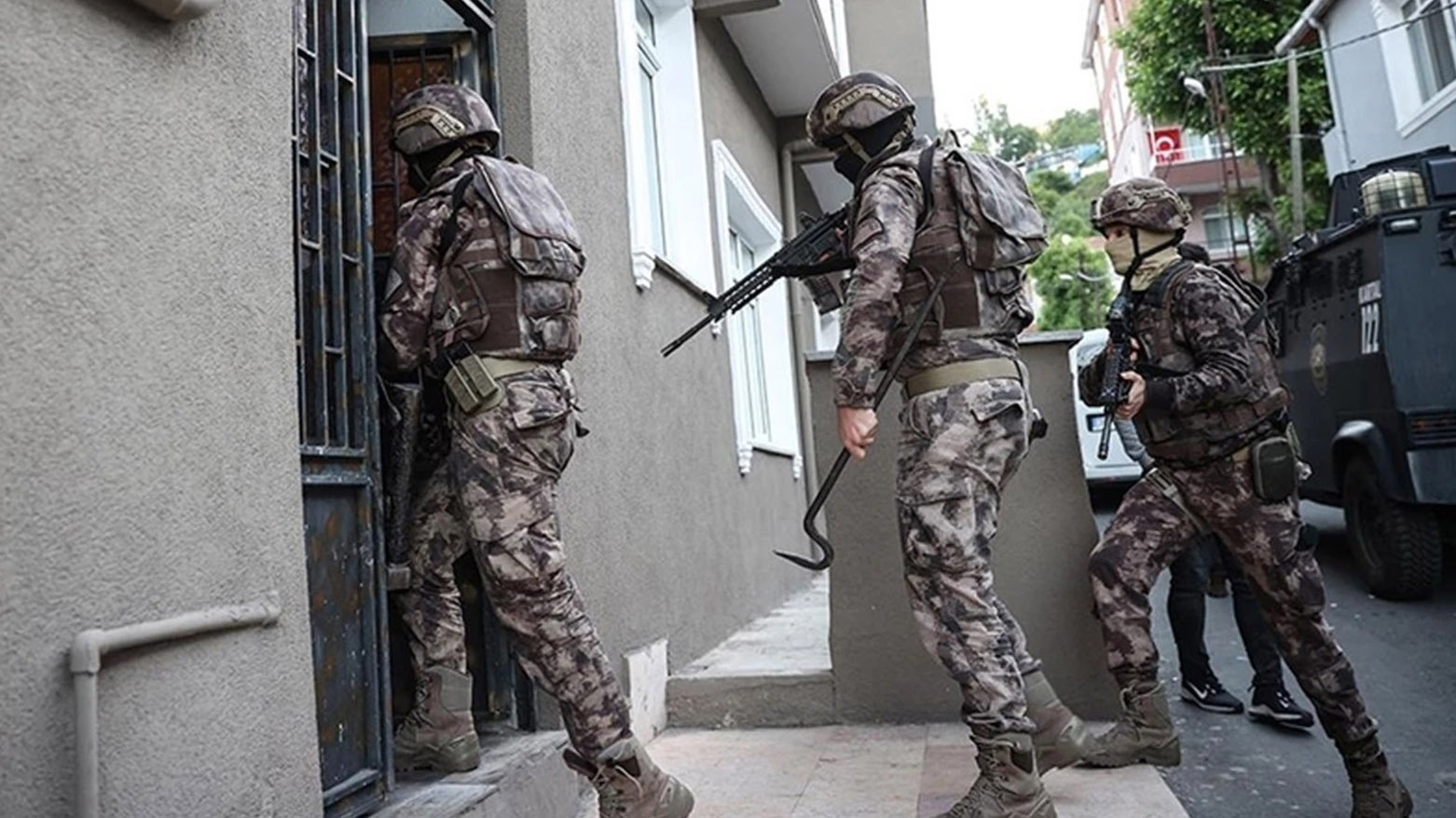 Li Stenbolê berî 1ê Gulanê 76 kes hatin binçavkirin