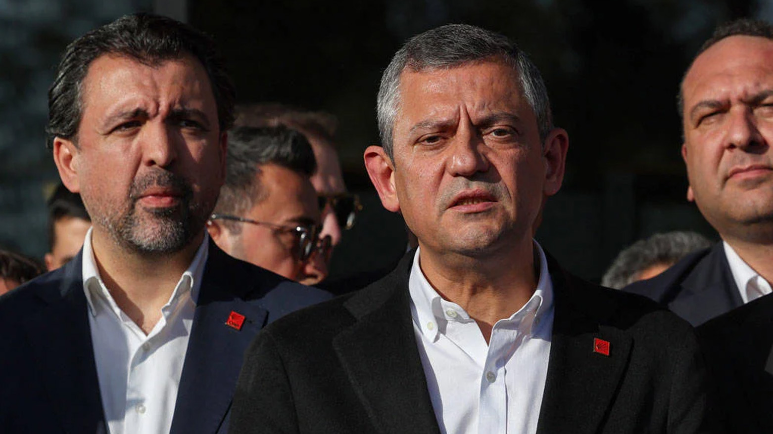 Özgür Özel'den Sırrı Süreyya Önder'e ziyaret