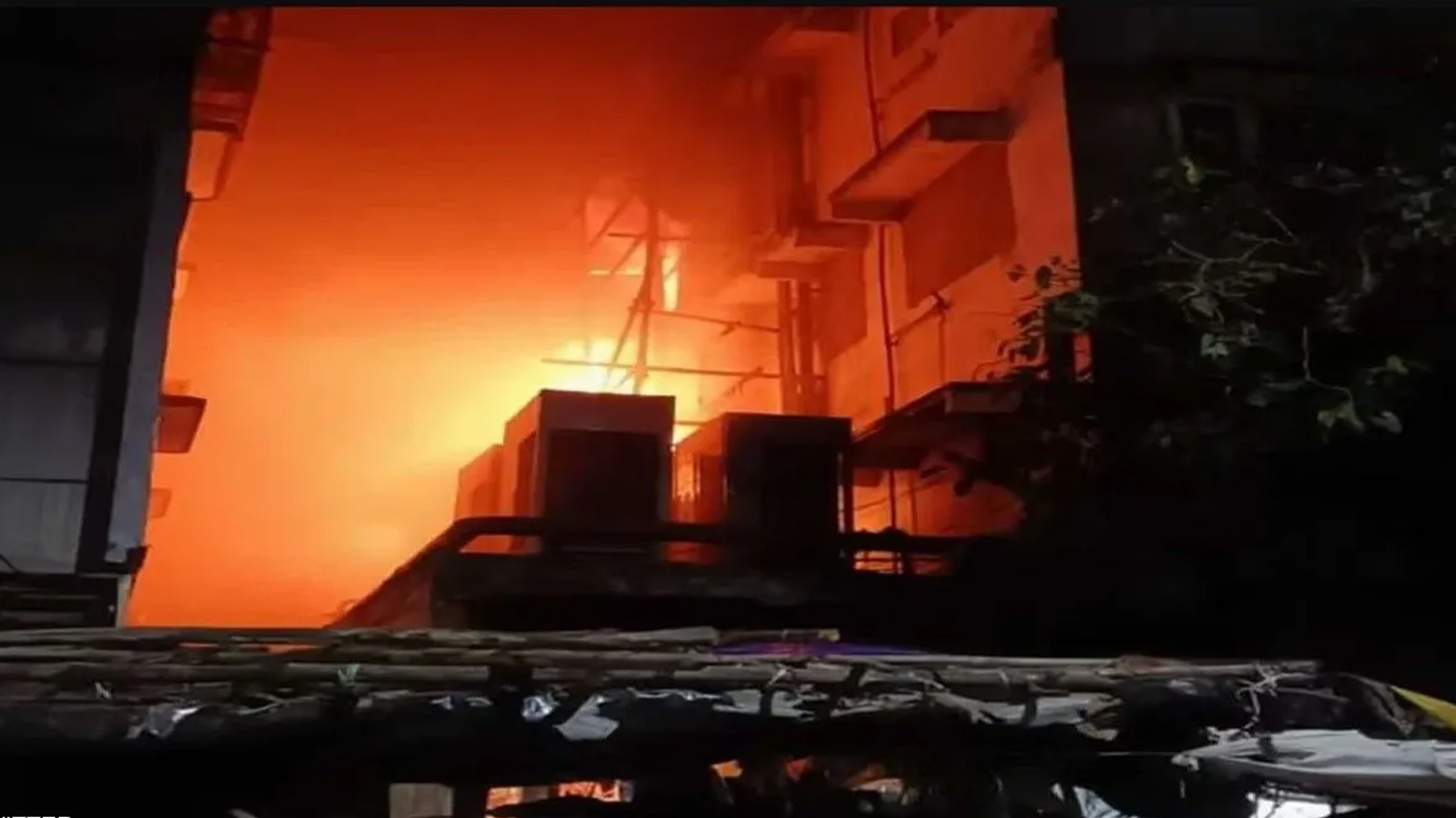 لە هیندستان بەهۆی ئاگرکەوتنەوەی هۆتێلێک 14 کەس گیانیان سپارد