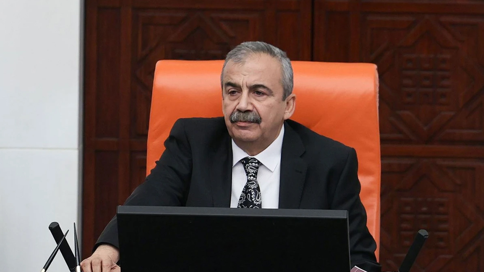 سري ثريا أوندر