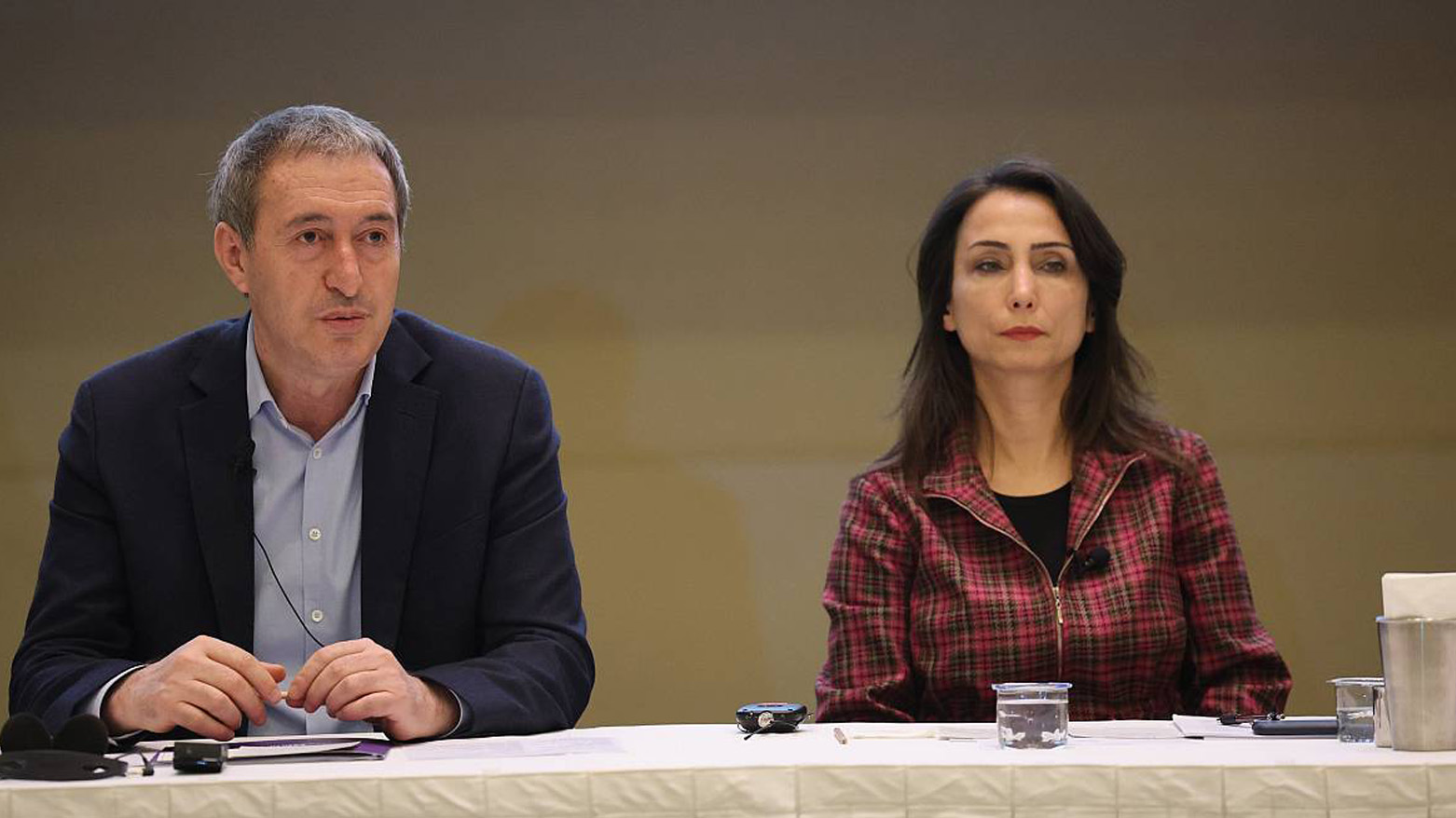 Bakırhan ve Hatimoğulları'ndan Özel’e saldırıya tepki: "Lanetliyoruz"