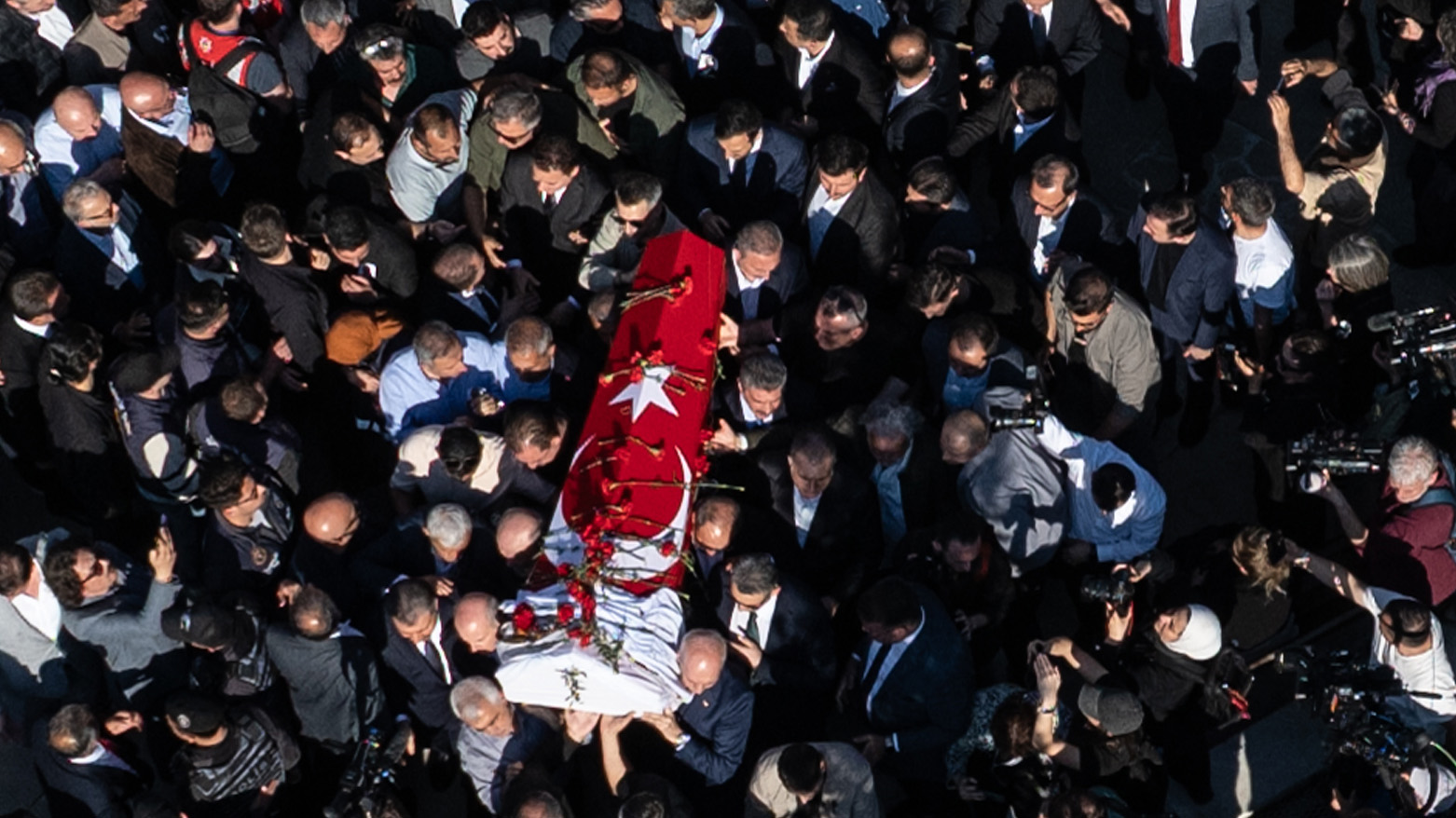 Önder’in naaşı toprağa verildi