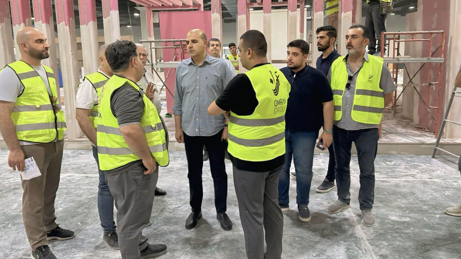 Sasan Awni, Minister of Municipalities and Tourism of the KRG, inspecting the final preparations of the exhibition, May 4, 2025. (Photo: Kurdistan24)