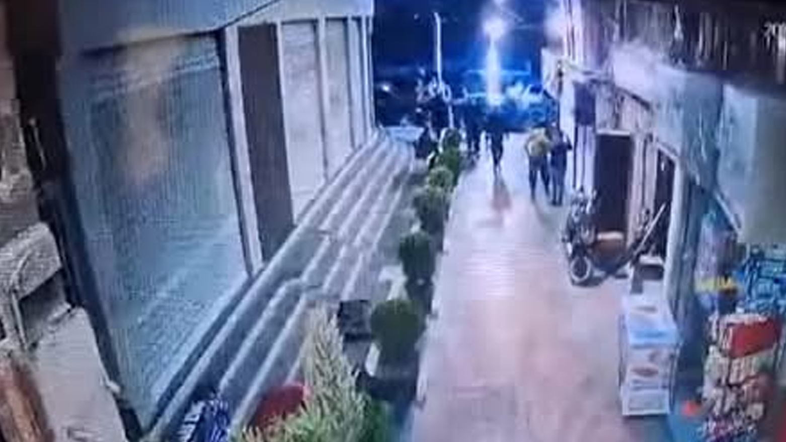 الداخلية السورية: توقيف عناصر مسلحة اعتدت على مدنيين داخل ملهى ليلي في دمشق
