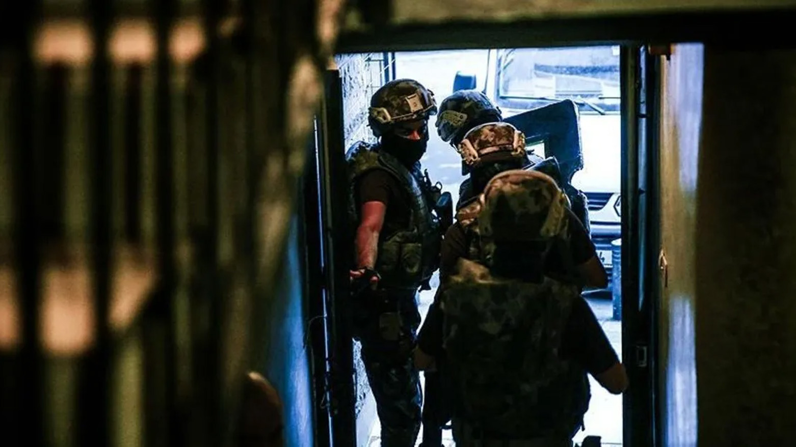Yerlikaya: Suç örgütlerine yönelik operasyonlarda 71 şüpheli gözaltına alındı
