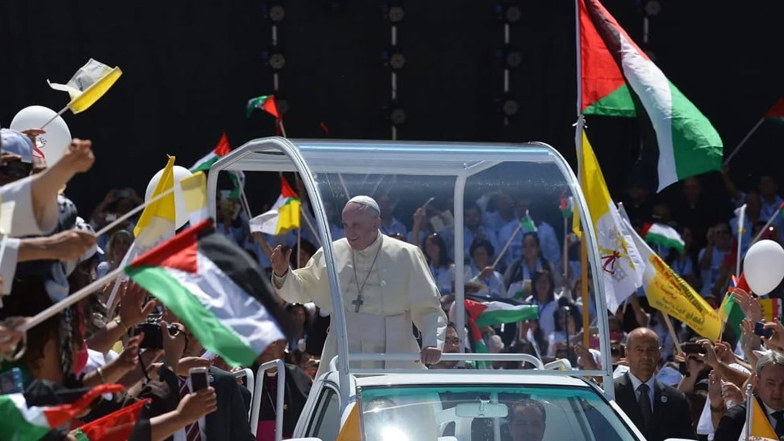 تحويل سيارة البابا فرنسيس إلى عيادة لأطفال غزة بناءً على وصيته