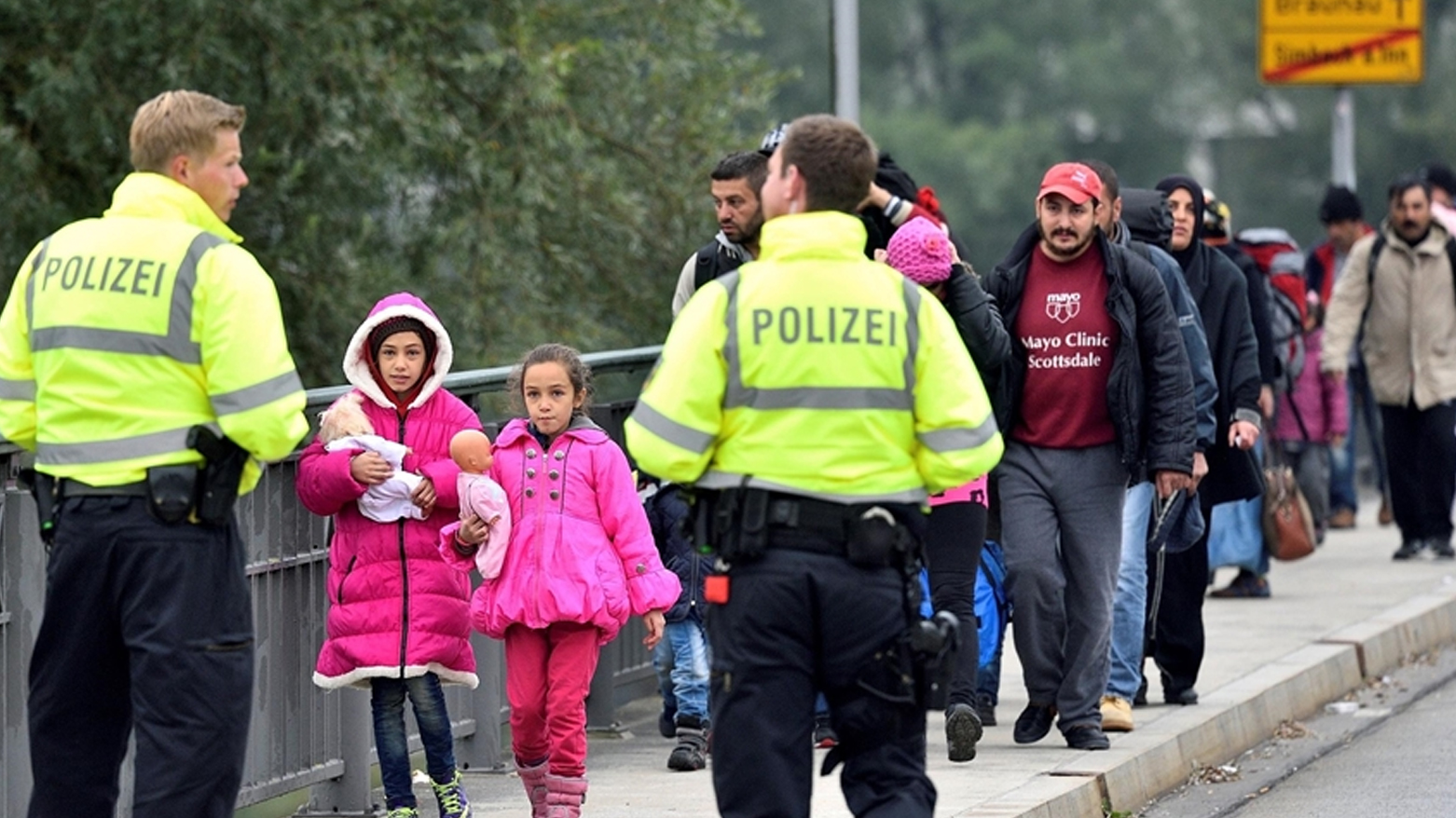 الحكومة الألمانية الجديدة تأمر بإبعاد مهاجرين غير نظاميين عند الحدود