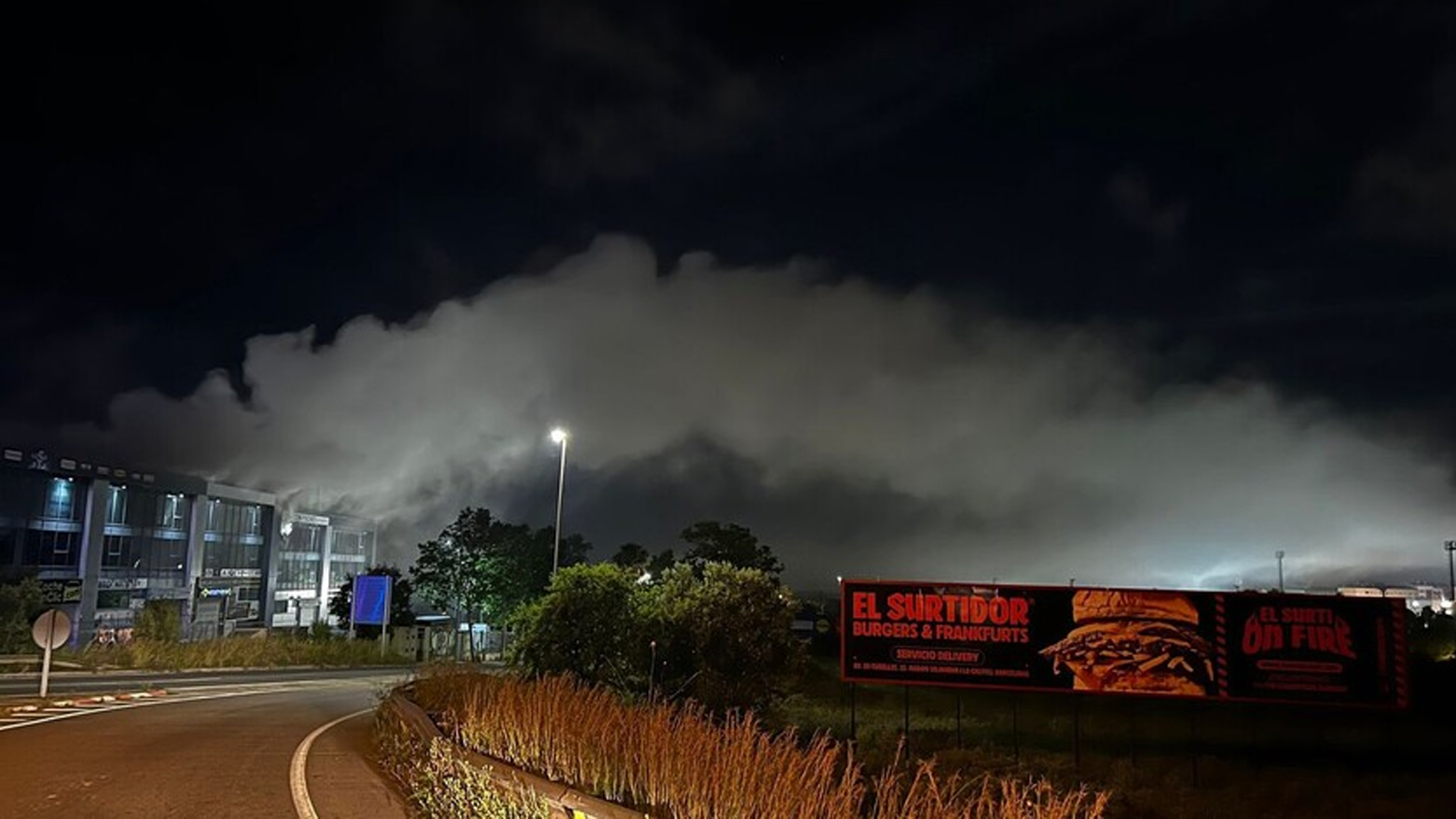 ئیسپانیا.. هەورێکی ژەهراوی 150 هەزار کەس لە ماڵەوە دەهێڵێتەوە