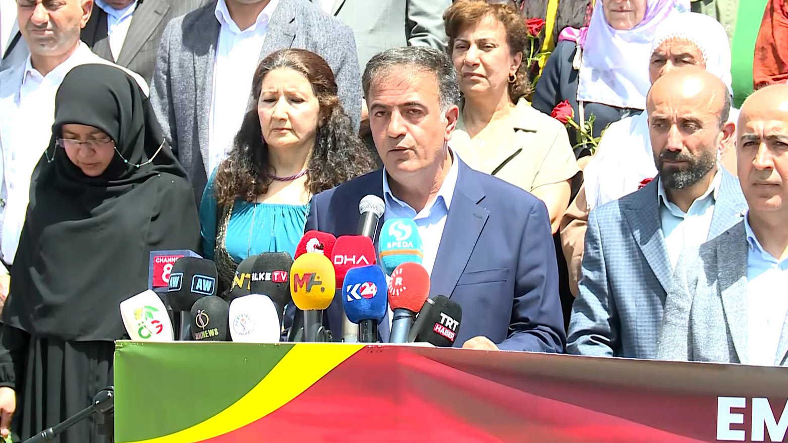 DEM Partî û hevbeşên wê Destpêşxeriya Yekîtiya Demokratîk ragihandin