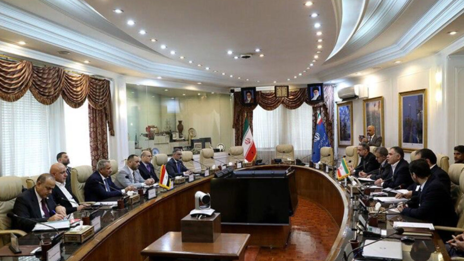 The meeting of Iranian Petroleum Minister Mohsen Paknejad and Iraqi Electricity Minister Ziad Ali Fazel, May 13, 2025. (Photo: Shana)