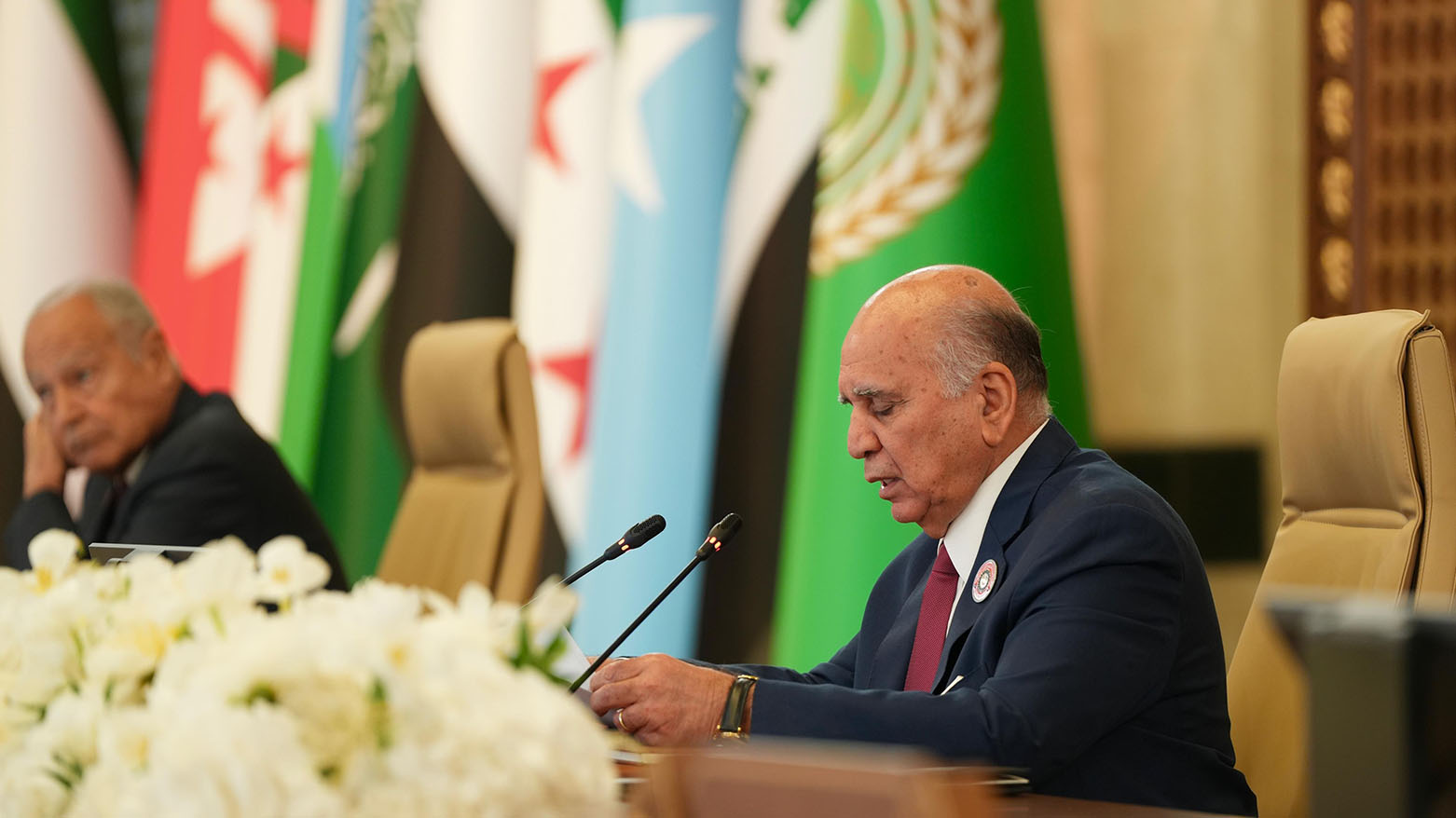 فؤاد حسين  العراق يقترح تشكيل لجنة عليا لتقريب وجهات النظر بين الأشقاء