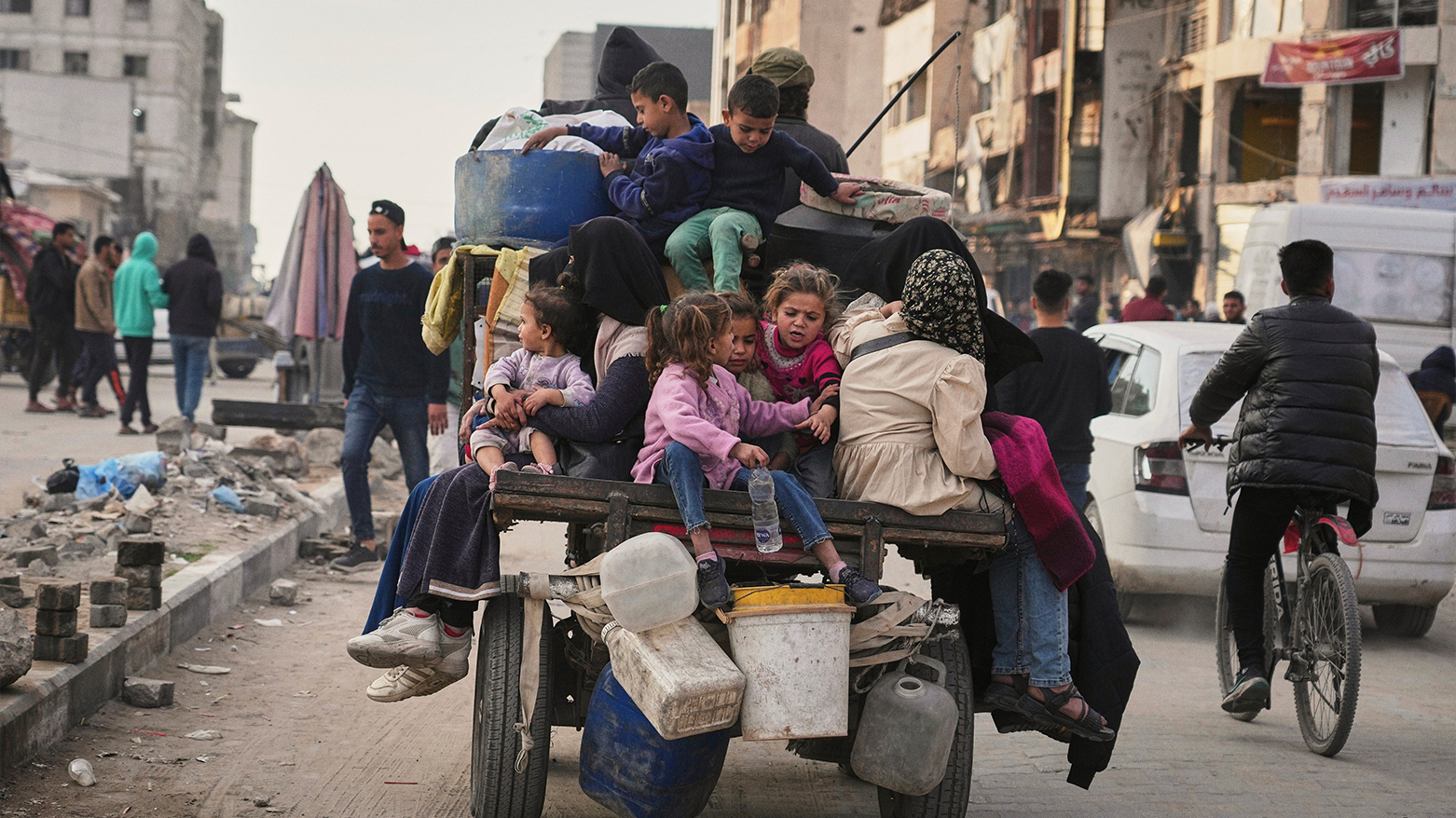 Palestinians flee west Gaza after Israeli evacuation order, April 11, 2025. (Photo: AP)