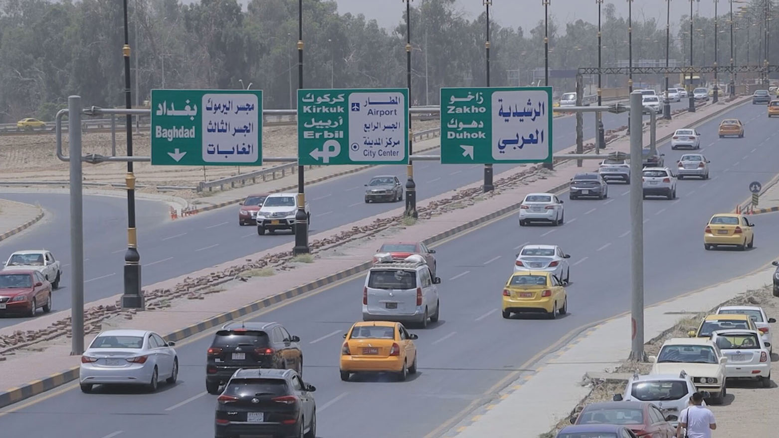 ملصقات سياسية تثير استياء سكان الموصل: "لن نراهم بعد الانتخابات"