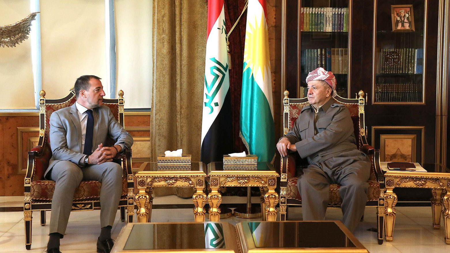 Başkan Barzani ve Fransa Başkonsolosu yeni hükümet kabinesinin kurulmasını görüştü