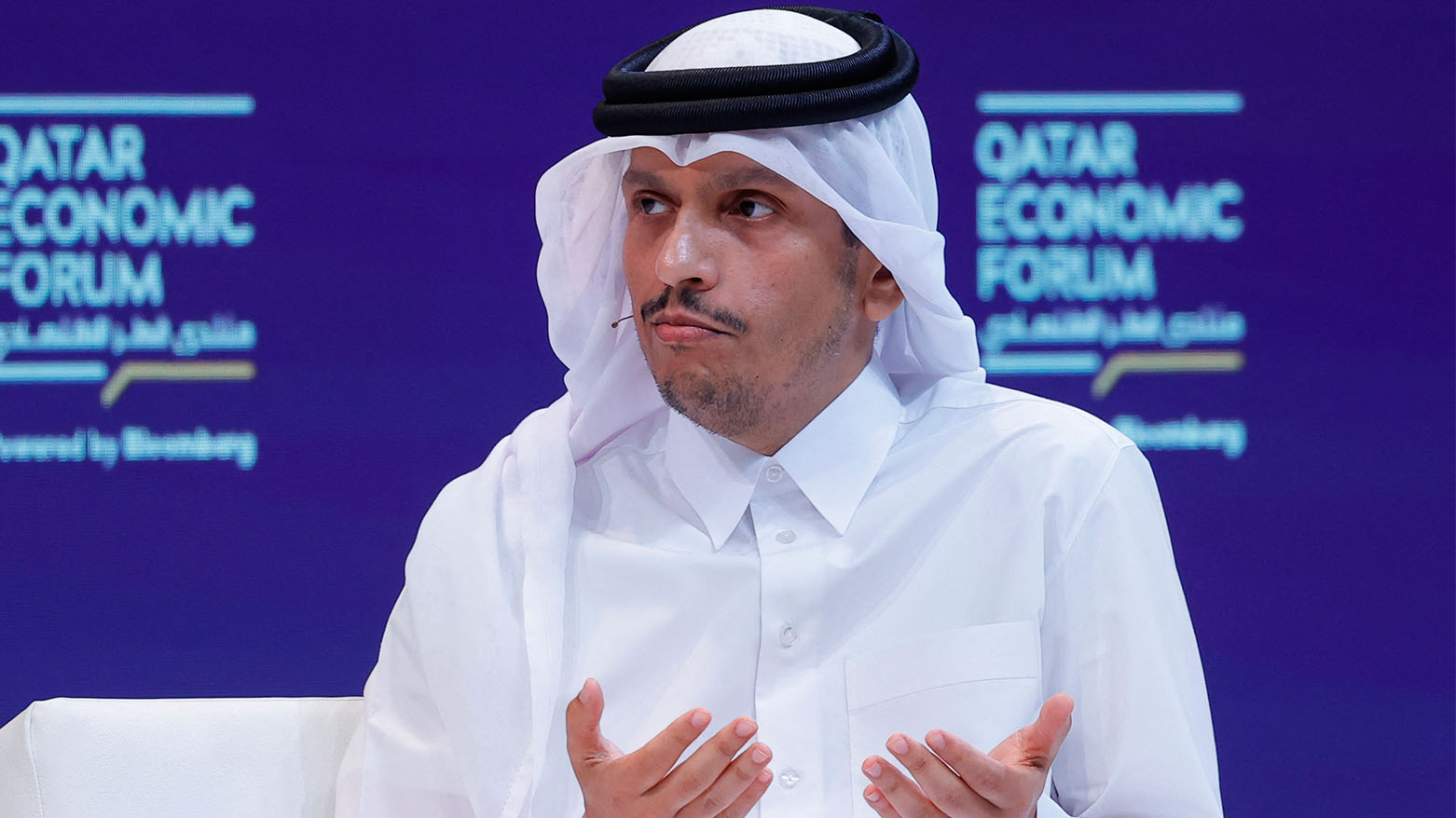 رئيس وزراء قطر يعتبر إهداء ترامب طائرة "تبادلا بين دولتين"
