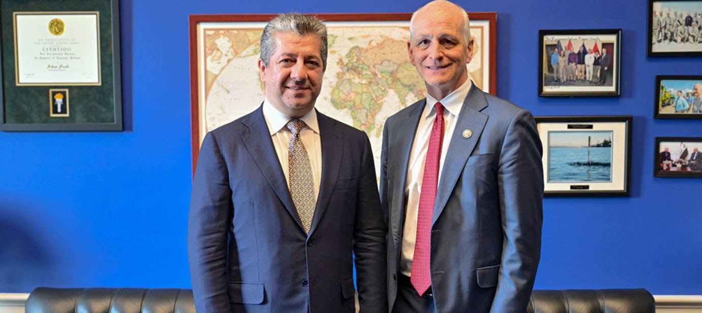 Kurdistan Region Prime Minister Masrour Barzani (left) posing for a picture with U.S. Congressman Adam Smith, May 20, 2025. (Photo: KRG)
