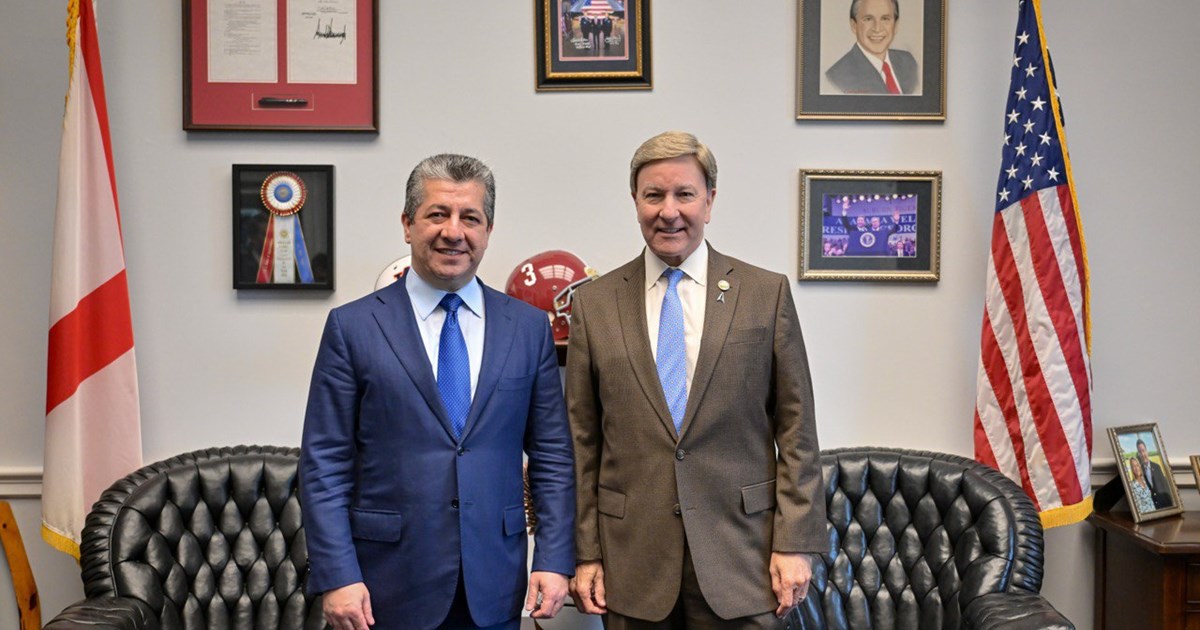 Kurdistan Region Prime Minister Masrour Barzani (left) posing for a picture with Congressman Mike Rogers, Chairman of the US House Armed Services Committee, May 21, 2025. (Photo: KRG)