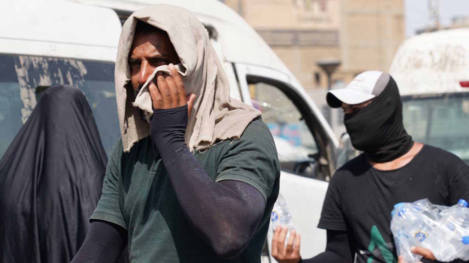 Iraqis endure extreme summer heat. (Photo: IINA)