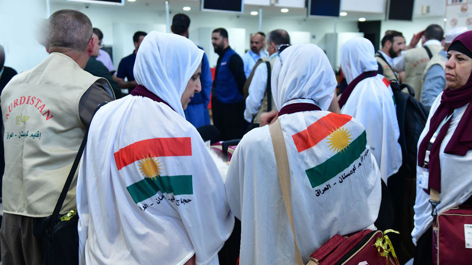 حجاج إقليم كوردستان يتجهون الى مكة المكرمة