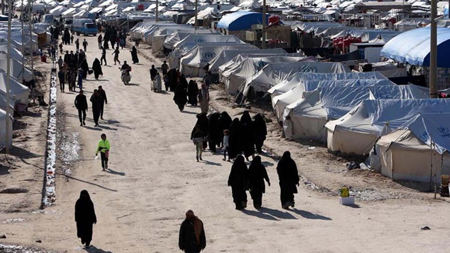Piştî Rûxandina Esed, şandeke hikûmeta nû ya Sûriyeyê serdana kampa Holê kir