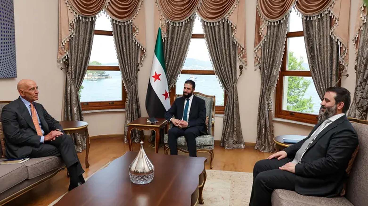Nûnerê Trump bo Sûriyeyê û Ehmed Şera li Stenbolê civiyan