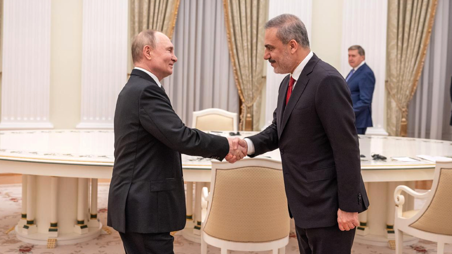 پوتن پێشوازیی لە فیدان دەکات