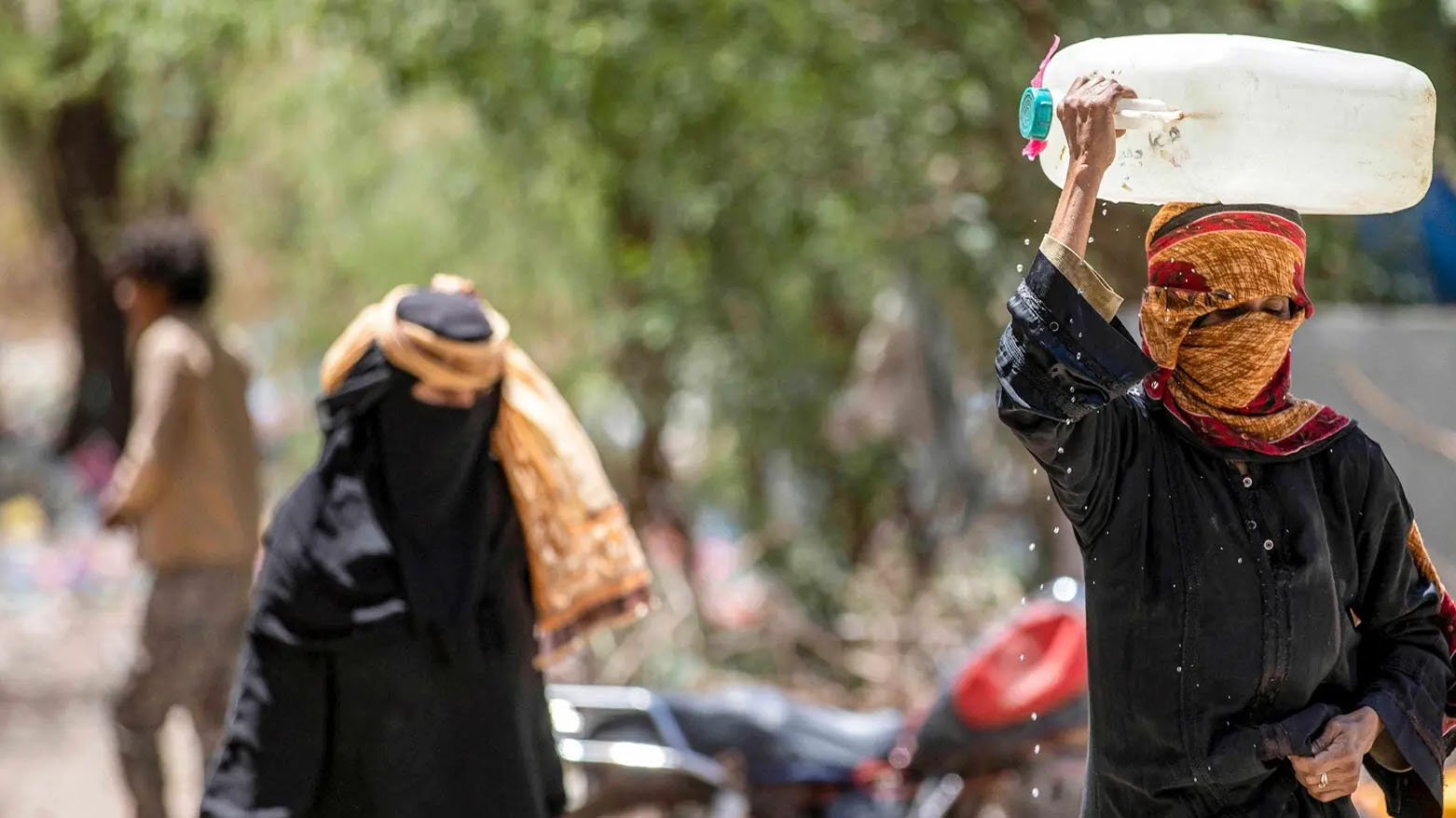 اليمن.. المرأة الريفية في مواجهة أزمة الجفاف