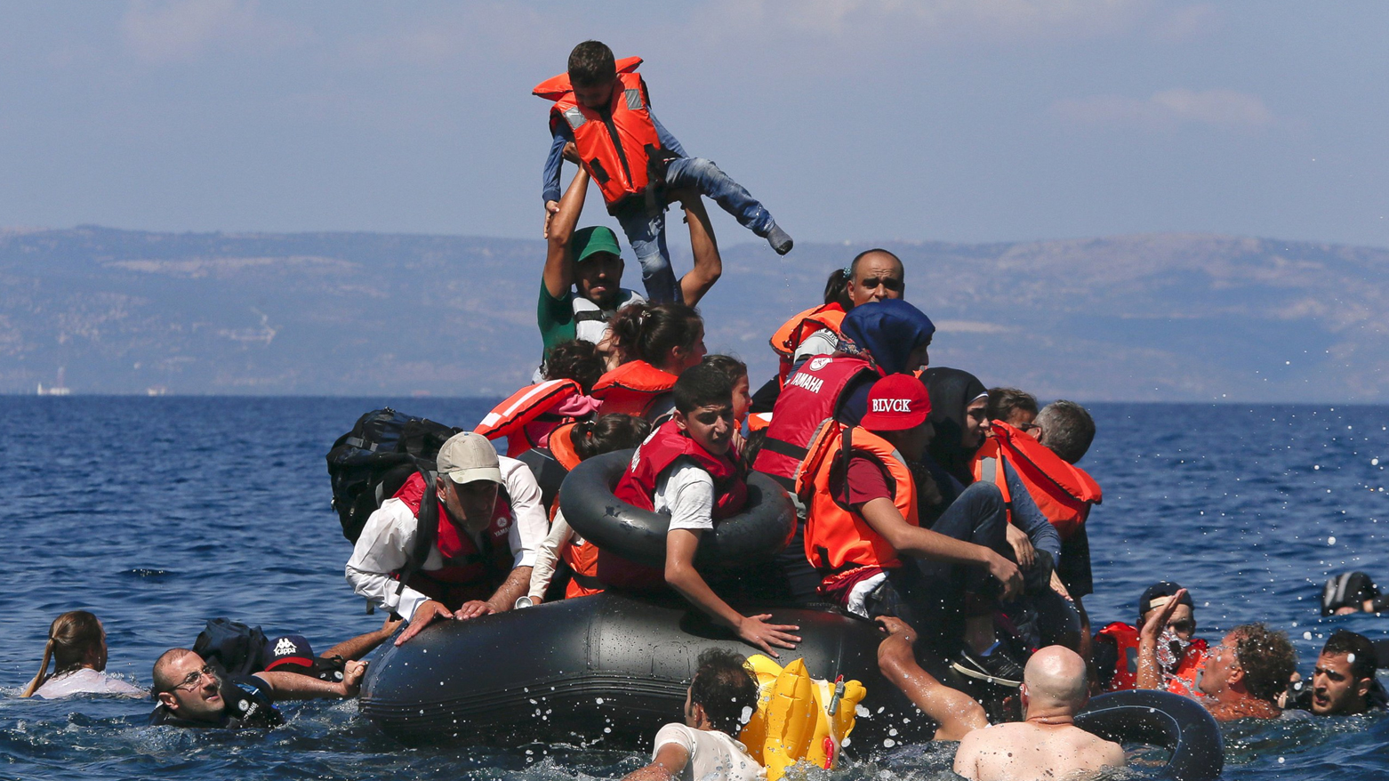 إنقاذ أكثر من 500 مهاجر قبالة سواحل جزيرة كريت اليونانية
