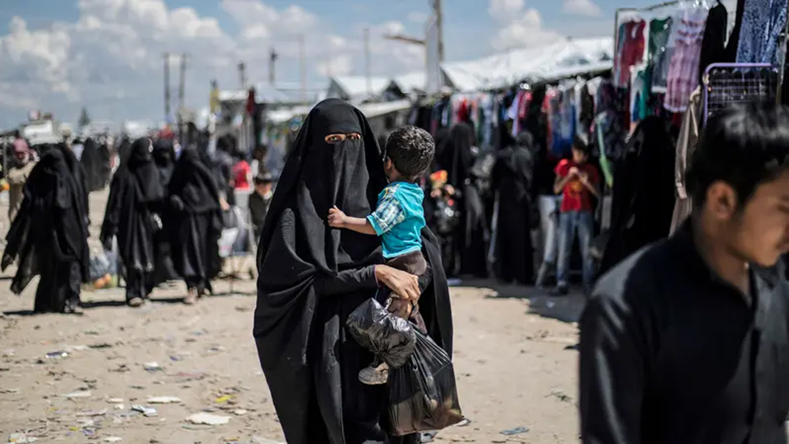 Rêveberiya Xweser û Şamê mekanîzmayeke hevbeş ji bo vegerandina niştecihên kampa Holê danîn