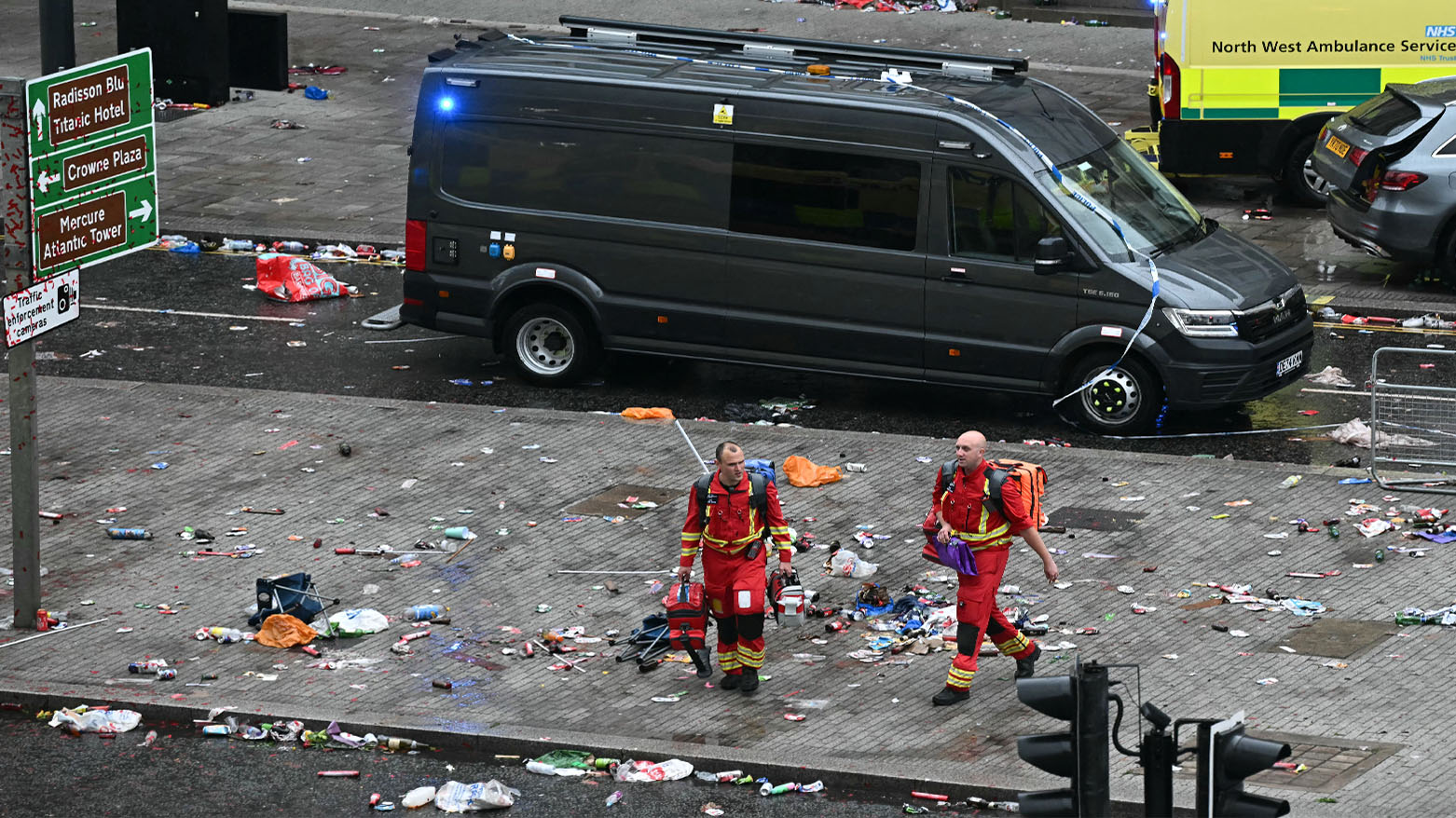 بريطانيا تستيقظ على صدمة المشاهد "المرعبة" في ليفربول بعد حادثة الدهس