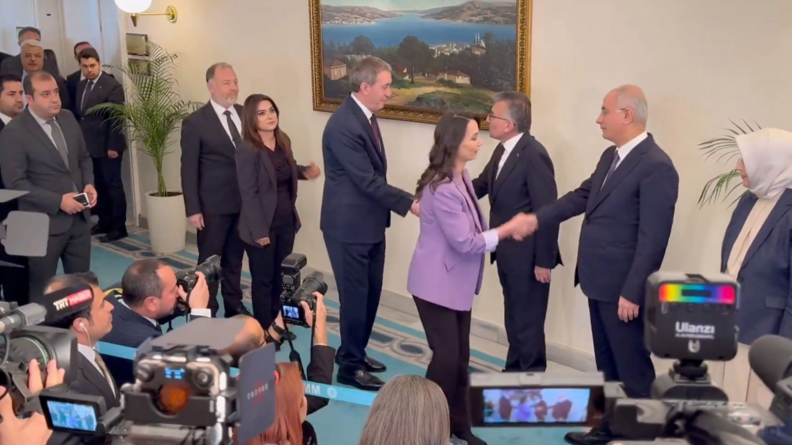 DEM Partî û AK Partî civiyan