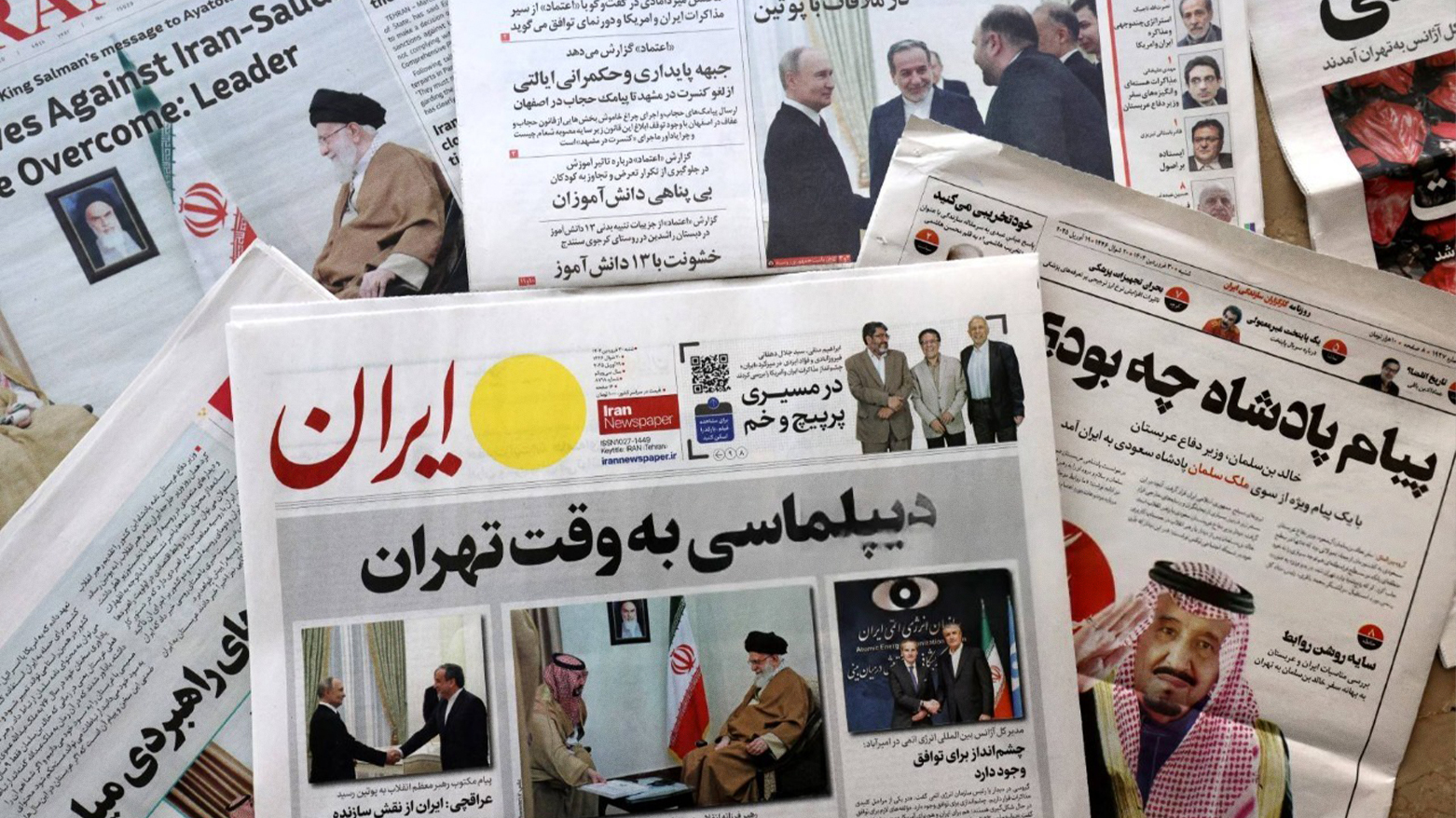 Newspapers in Tehran headline Iran-US nuclear talks, April 19, 2025. (Photo: AFP)