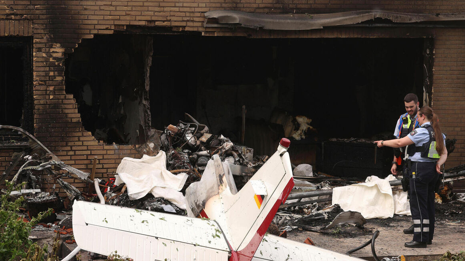 مصرع امرأتين بتحطّم طائرة صغيرة في غرب ألمانيا