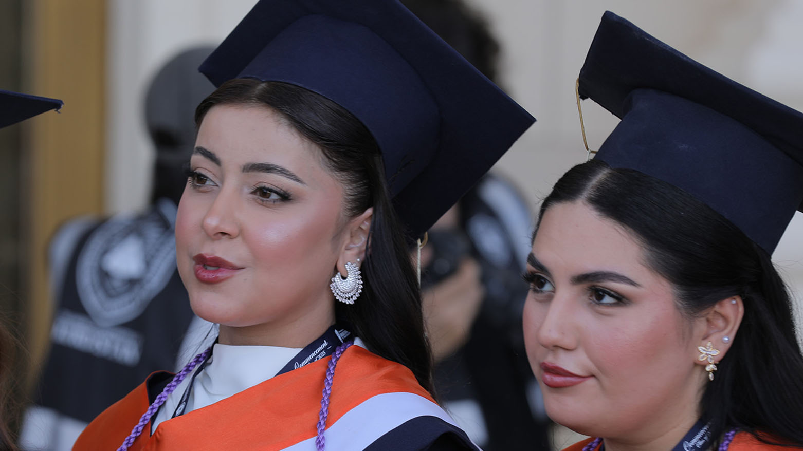 بحضور مسرور بارزاني.. بدء حفل تخرج الدفعة السابعة لطلاب الجامعة الأمريكية في كوردستان - دهوك