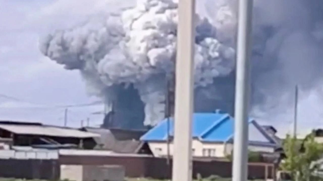 Ukrayna’dan Rus hava üslerine saldırı
