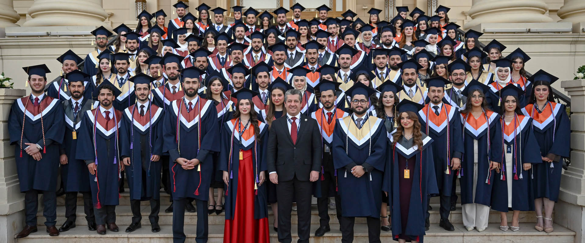 بە وێنە؛ ئامادەبوونی سەرۆکی حکوومەت لە ڕێوڕەسمی دەرچووانی زانکۆی ئەمەریکی-کوردستان لە دهۆک