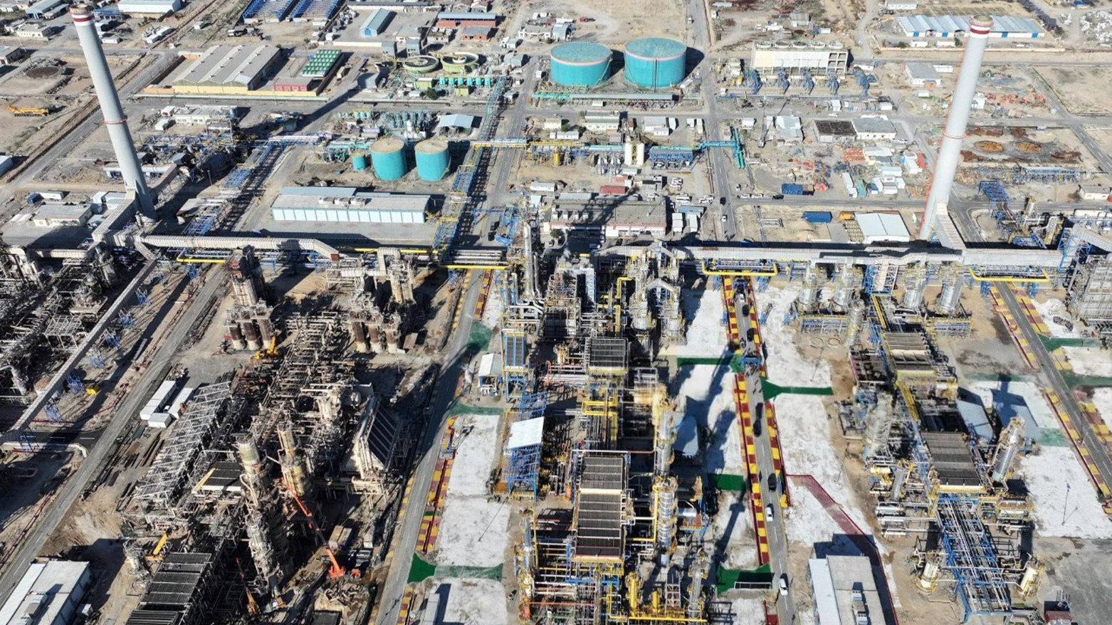 An aerial view of the oil refinery of Baiji. (Photo: AFP)